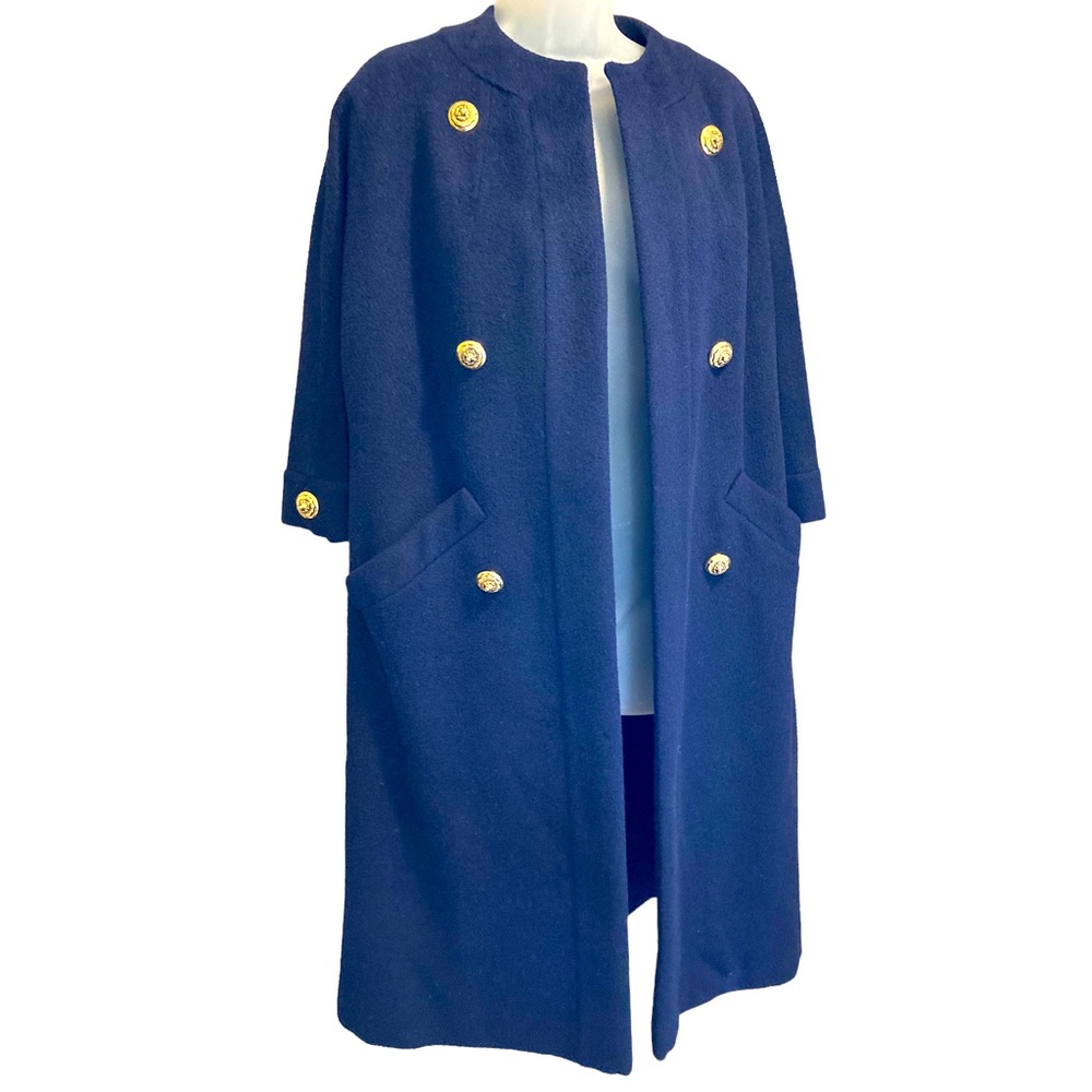 Saks Fifth Avenue Vintage Original Women’s Dress Coat w/ Gold Tone Buttons.